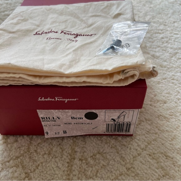 Salvatore Ferragamo Rilly Nero Patentcalf - Picture 3 of 10